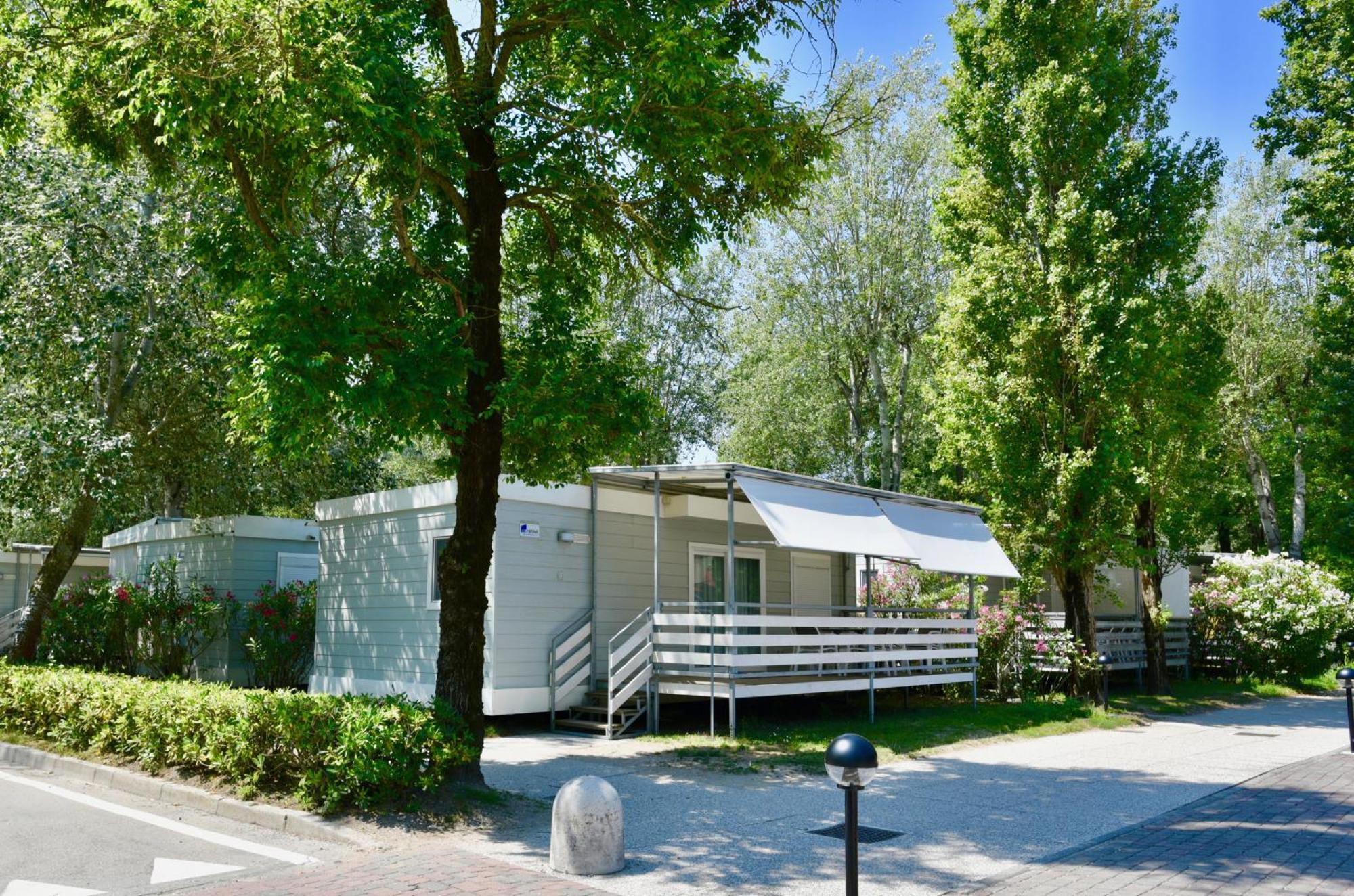 Isamar Holiday Village Ca Lino Room photo Mobile home in a camping in France